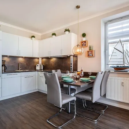 Traumhafter Meerblick Vom Balkon, Gratis Nutzung Vom Ahoi Erlebnisbad Und Sauna In Sellin - Bergfrieden Apartmán