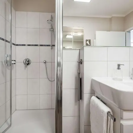 Apartmán Traumhafter Meerblick Vom Balkon, Gratis Nutzung Vom Ahoi Erlebnisbad Und Sauna In Sellin - Bergfrieden