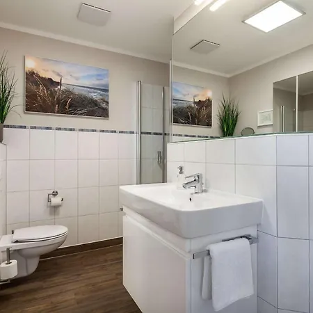 Traumhafter Meerblick Vom Balkon, Gratis Nutzung Vom Ahoi Erlebnisbad Und Sauna In Sellin - Bergfrieden Goehren (Ruegen)