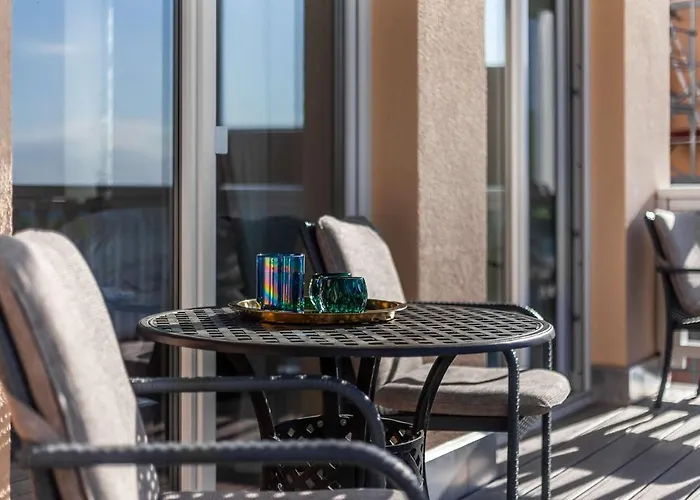 Traumhafter Meerblick Vom Balkon, Gratis Nutzung Vom Ahoi Erlebnisbad Und Sauna In Sellin - Bergfrieden Apartman Göhren