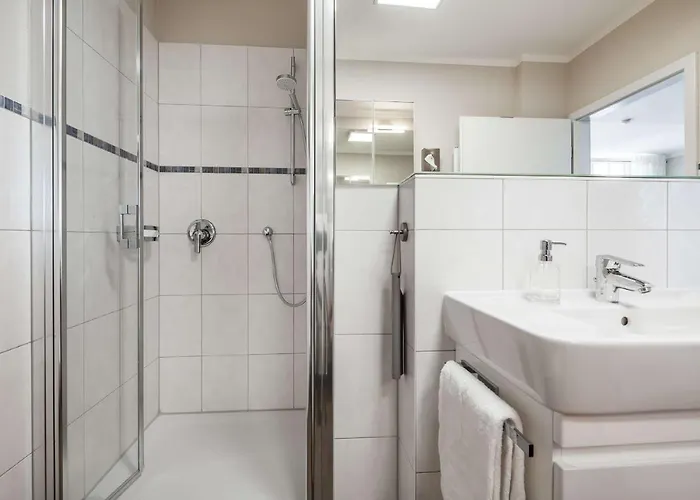 Apartman Traumhafter Meerblick Vom Balkon, Gratis Nutzung Vom Ahoi Erlebnisbad Und Sauna In Sellin - Bergfrieden